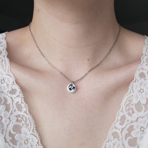 Dainty mini black cherry iridescent necklace with a small silver chain - Picture 2 of 10